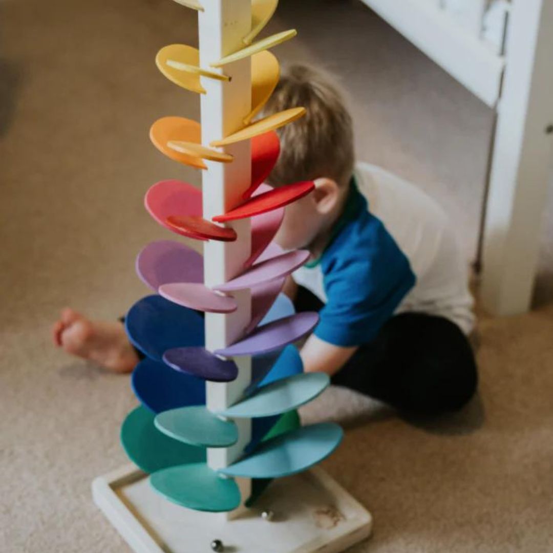 Circuit de billes en bois arc-en-ciel avec sons, 71cm – jouet éducatif Montessori pour enfants avec expériences de couleurs et de sons | Sulvida