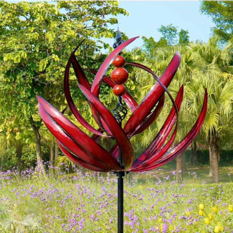Mobile éolien rotatif rouge et bleu, décoration de jardin avec mouvement réfléchissant pour le jardin et la terrasse, ornement extérieur métallique résistant aux intempéries | Sulvida