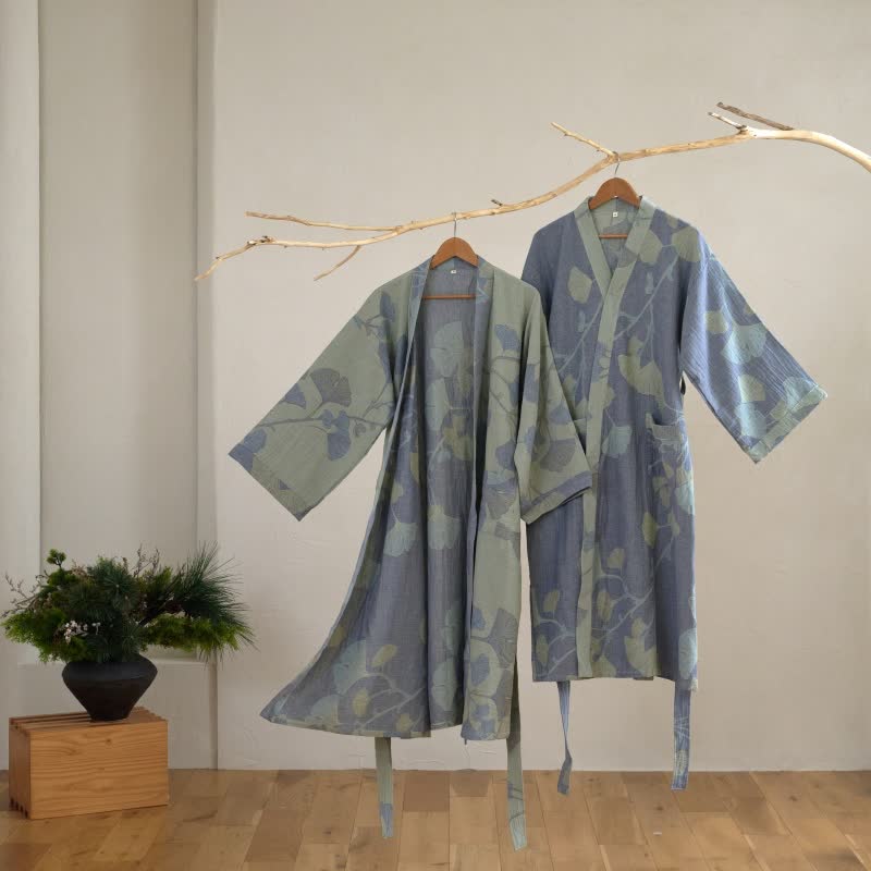 Peignoir kimono en coton biologique avec motif de feuilles de ginkgo – Design réversible bicolore pour femmes et hommes – Tissu en gaze légère – Vêtement d’intérieur luxueux avec ceinture assortie | Sulvida