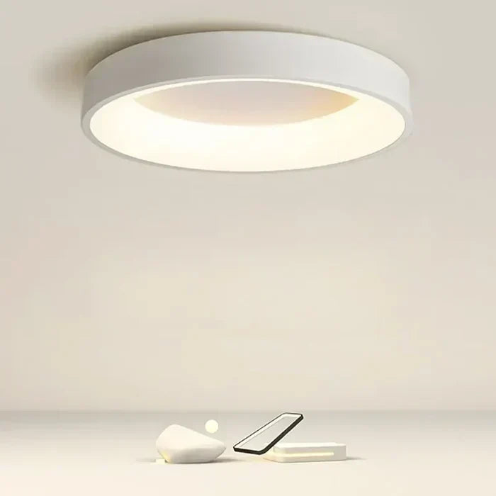 Plafonnier LED rond scandinave – Design minimaliste avec lumière d’ambiance à intensité réglable pour le salon, la chambre et le couloir | Sulvida