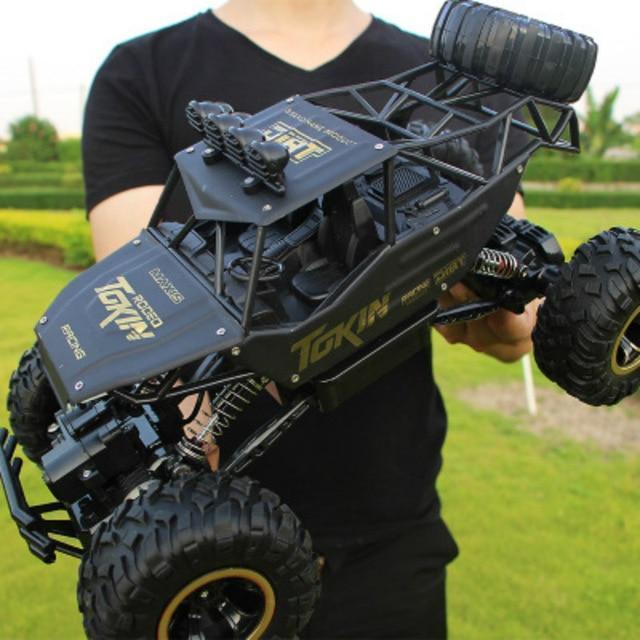 Monster truck télécommandé RC 4x4 tout-terrain avec pneus en caoutchouc pour enfants et adultes | Sulvida