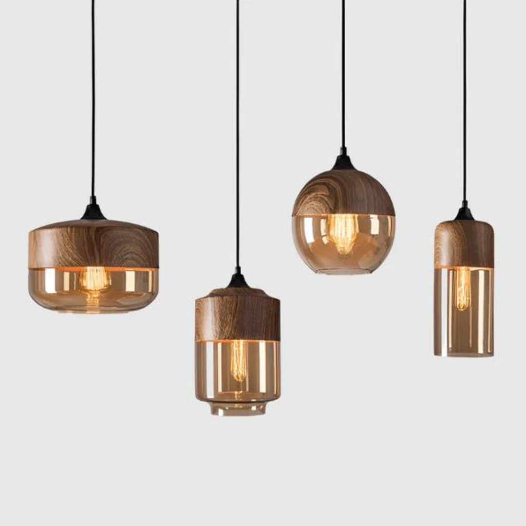 Suspension scandinave avec abat-jour en verre et structure effet bois – Éclairage dimmable pour salle à manger, salon, chambre – Hauteur réglable et diffusion de lumière chaude – Design intemporel | Sulvida