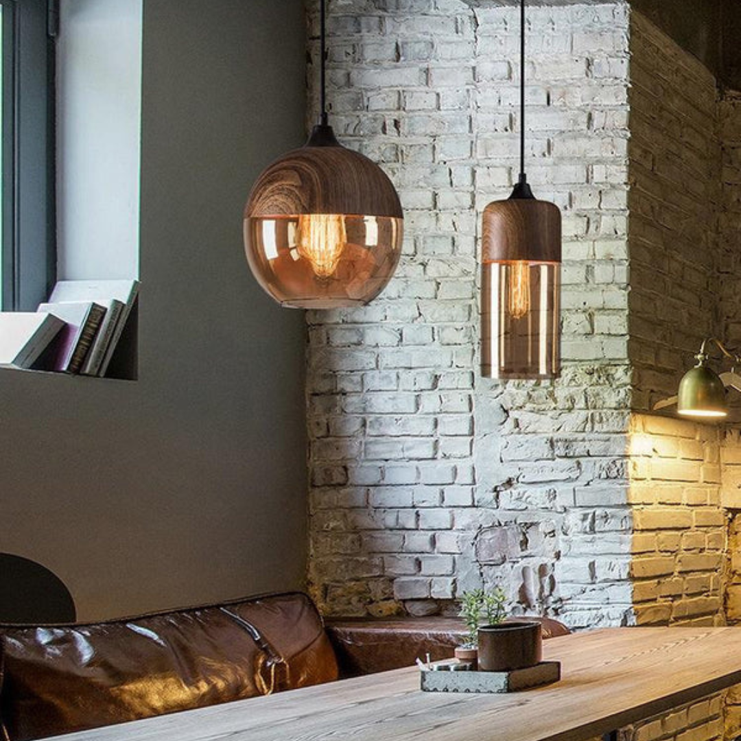 Suspension scandinave avec abat-jour en verre et structure effet bois – Éclairage dimmable pour salle à manger, salon, chambre – Hauteur réglable et diffusion de lumière chaude – Design intemporel | Sulvida