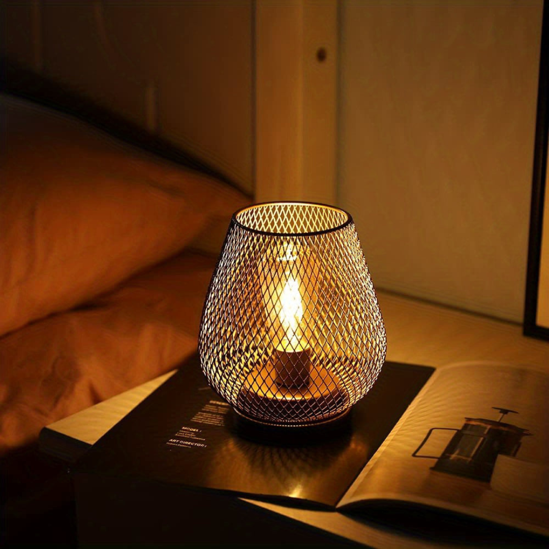 Lanterne LED sans fil, élégante lampe de table noire à piles avec éclairage au design vintage pour créer une ambiance chaleureuse à l’intérieur comme à l’extérieur | Sulvida