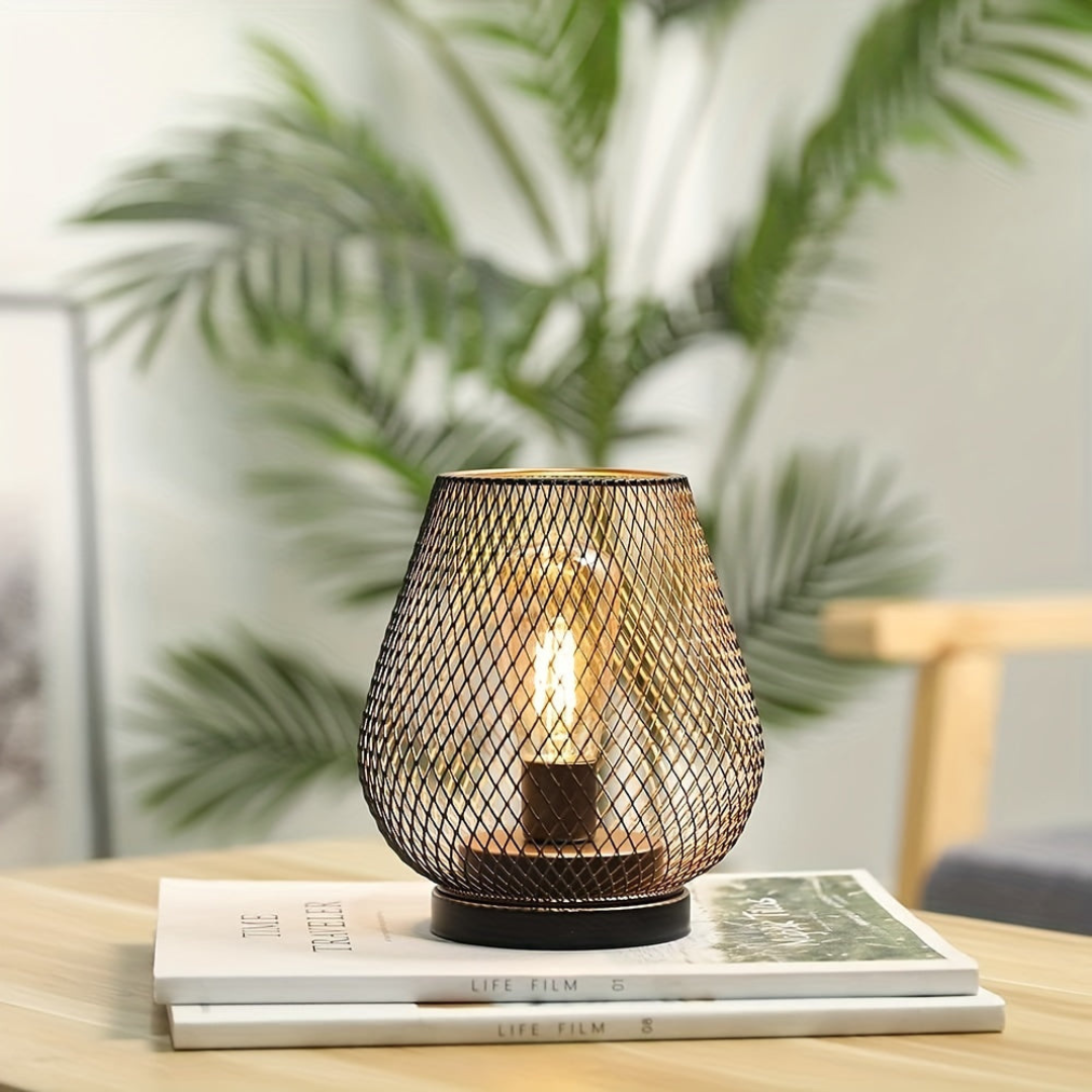 Lanterne LED sans fil, élégante lampe de table noire à piles avec éclairage au design vintage pour créer une ambiance chaleureuse à l’intérieur comme à l’extérieur | Sulvida