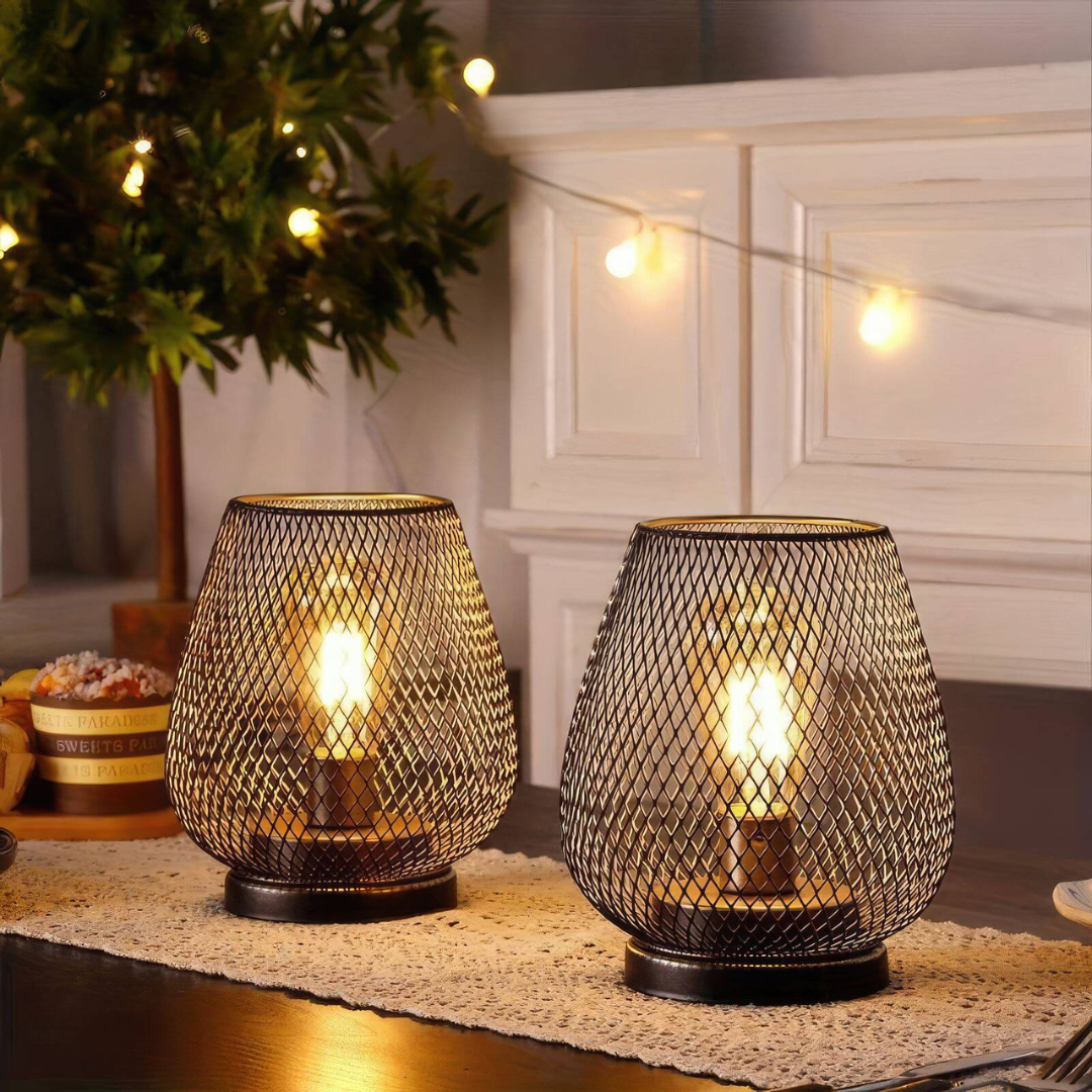 Lanterne LED sans fil, élégante lampe de table noire à piles avec éclairage au design vintage pour créer une ambiance chaleureuse à l’intérieur comme à l’extérieur | Sulvida