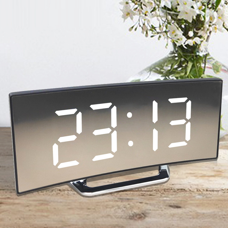 Réveil miroir LED avec fonction de gradation automatique | Affichage incurvé pour une lecture optimale | Mode jour et nuit | Horloge de bureau moderne avec grand écran digital | Sulvida