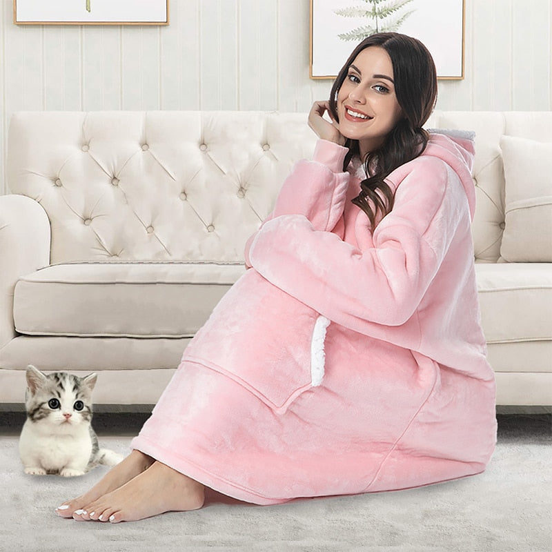 Couverture à capuche chaude type hoodie – Vêtement d’intérieur doux en polaire avec capuche et poches pour un confort ultime à la maison | Sulvida