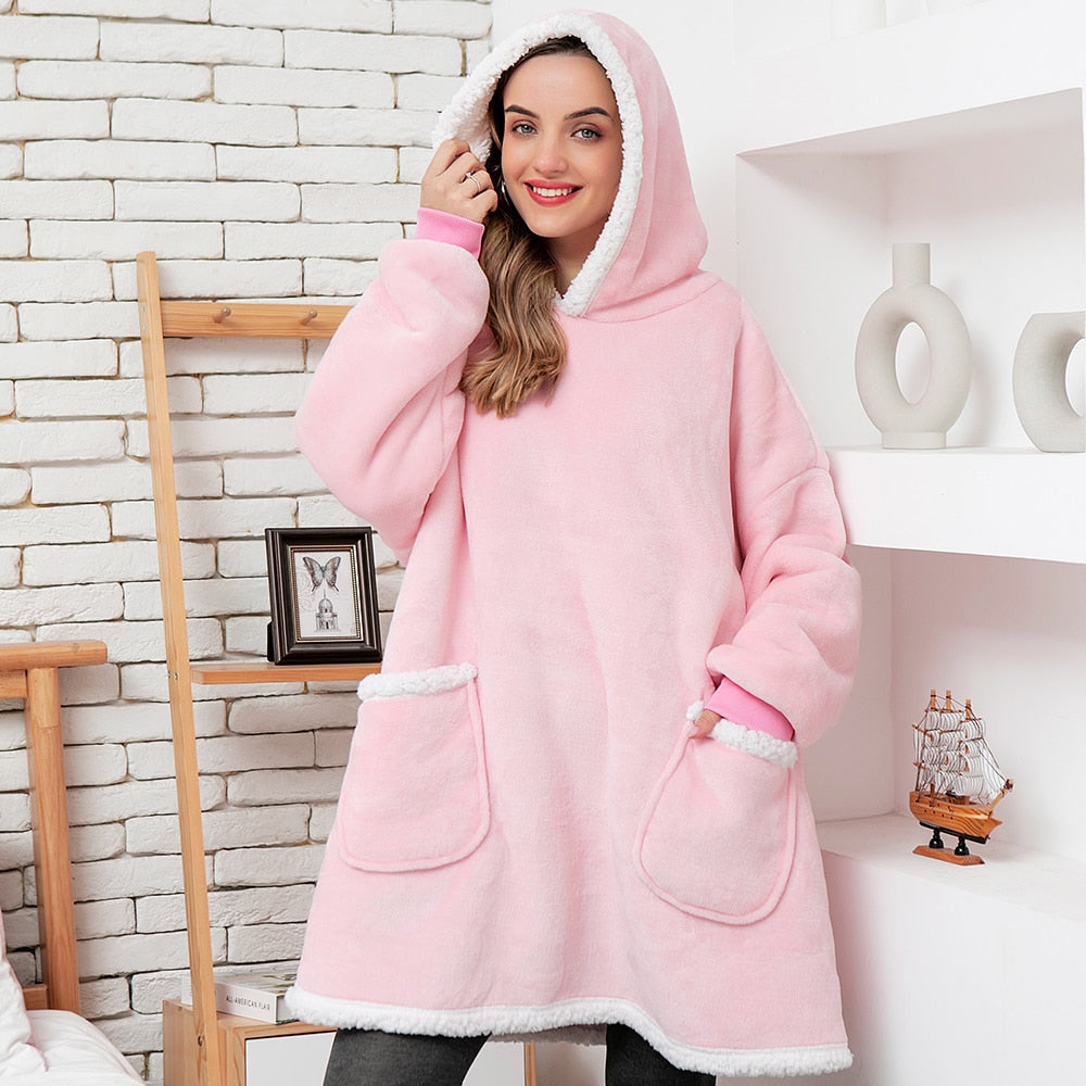 Couverture à capuche chaude type hoodie – Vêtement d’intérieur doux en polaire avec capuche et poches pour un confort ultime à la maison | Sulvida