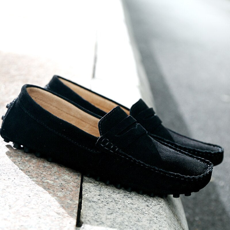 Mocassins pour hommes en daim, au style casual moderne et au design confortable pour un usage quotidien | Sulvida