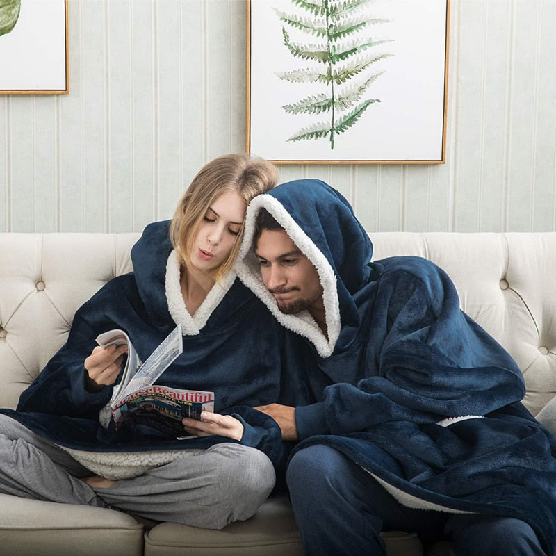 Couverture à capuche chaude type hoodie – Vêtement d’intérieur doux en polaire avec capuche et poches pour un confort ultime à la maison | Sulvida