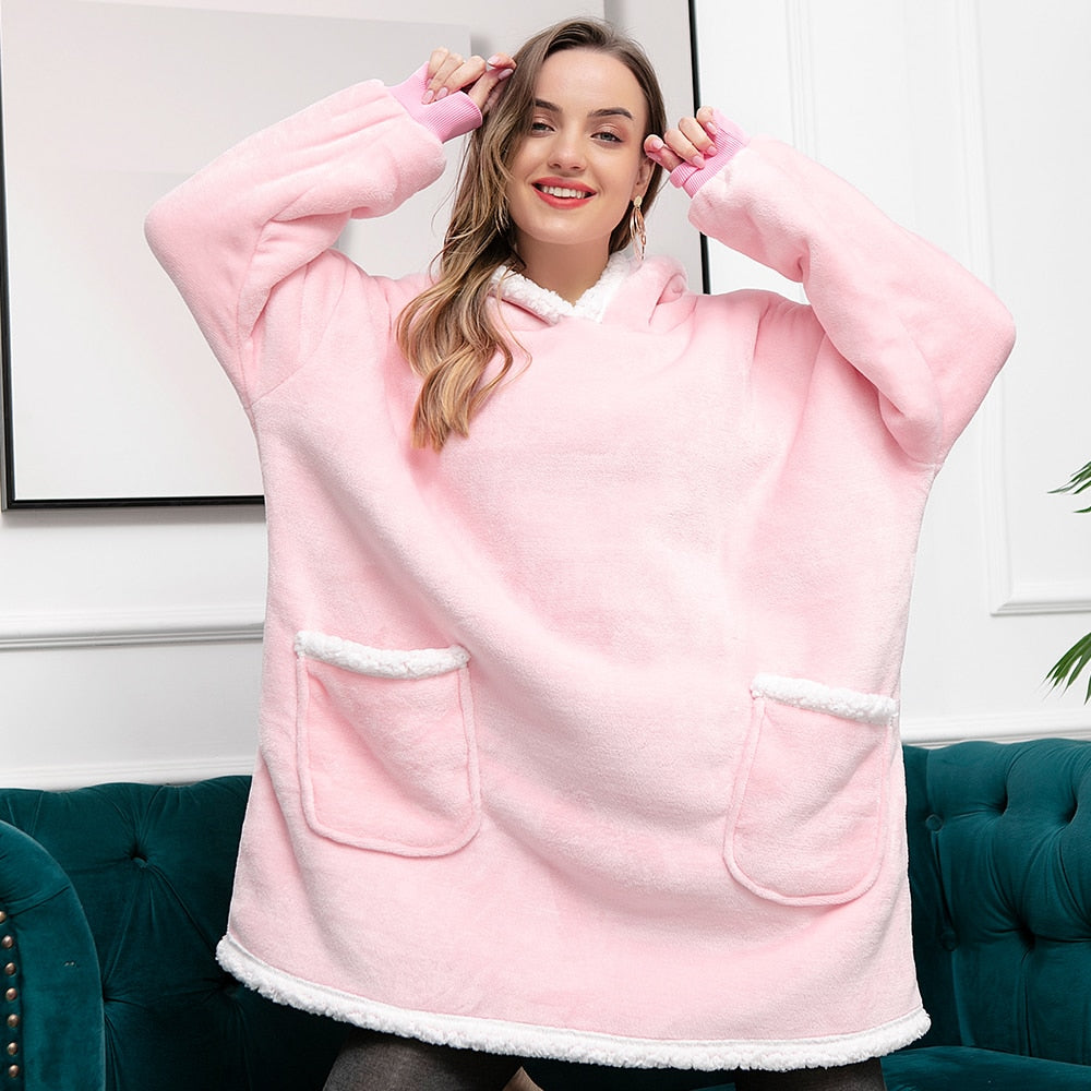 Couverture à capuche chaude type hoodie – Vêtement d’intérieur doux en polaire avec capuche et poches pour un confort ultime à la maison | Sulvida