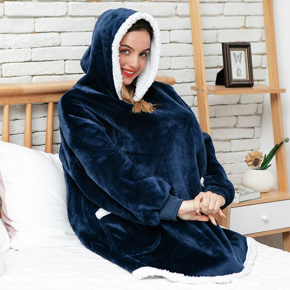 Couverture à capuche chaude type hoodie – Vêtement d’intérieur doux en polaire avec capuche et poches pour un confort ultime à la maison | Sulvida