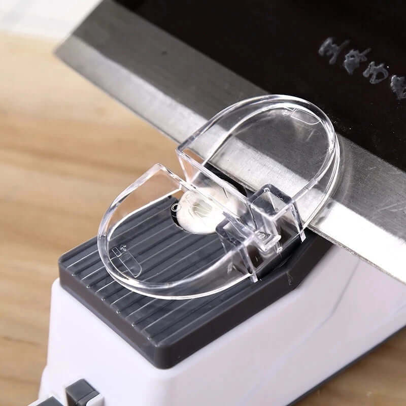 Aiguiseur de couteaux électrique rechargeable par USB – Aiguisage rapide et sûr des couteaux de cuisine et de loisirs – Aiguiseur compact avec meule en acier inoxydable | Sulvida