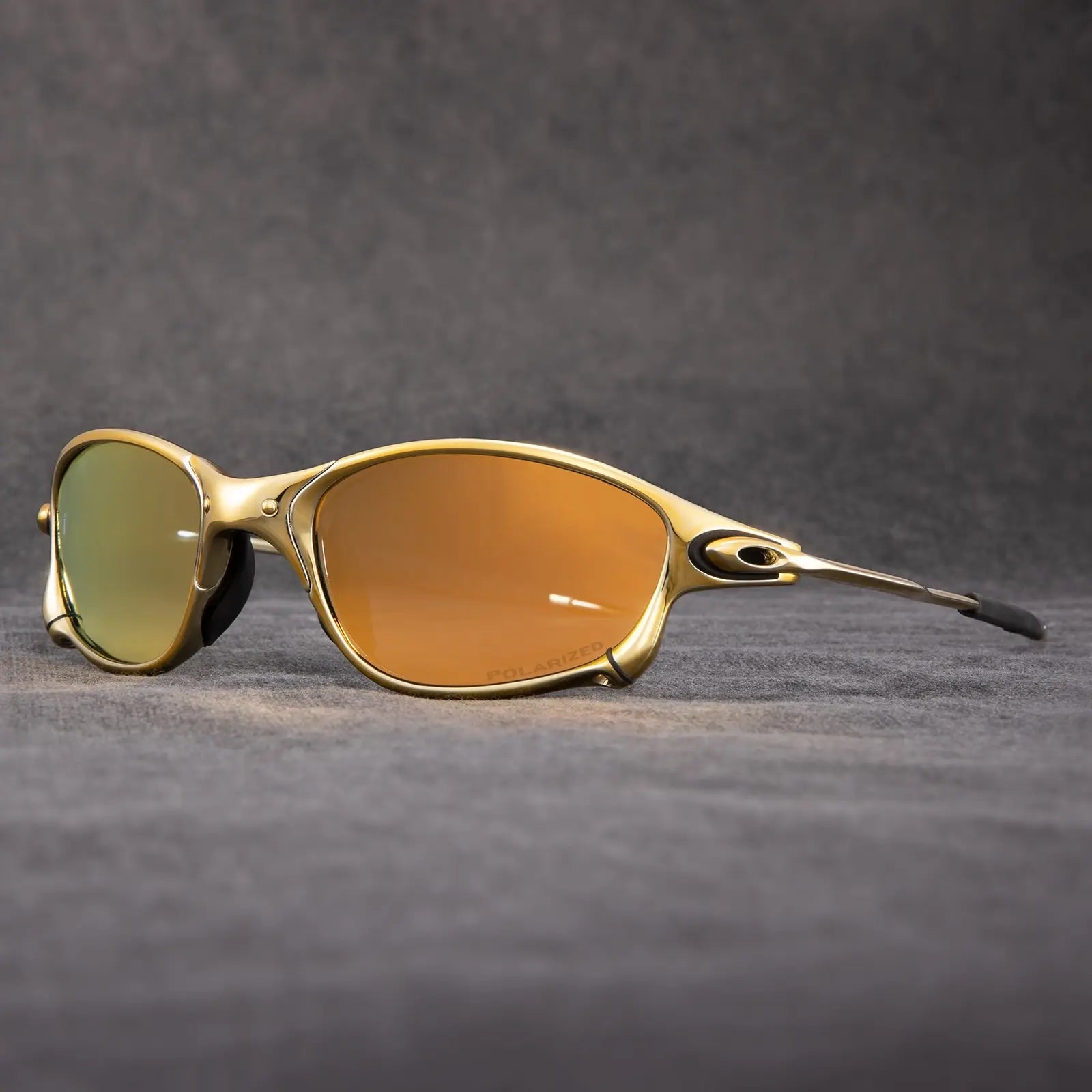 Lunettes de soleil sportives polarisées avec monture métallique et verres miroirs rouges pour le cyclisme, la conduite et les activités de plein air | Sulvida
