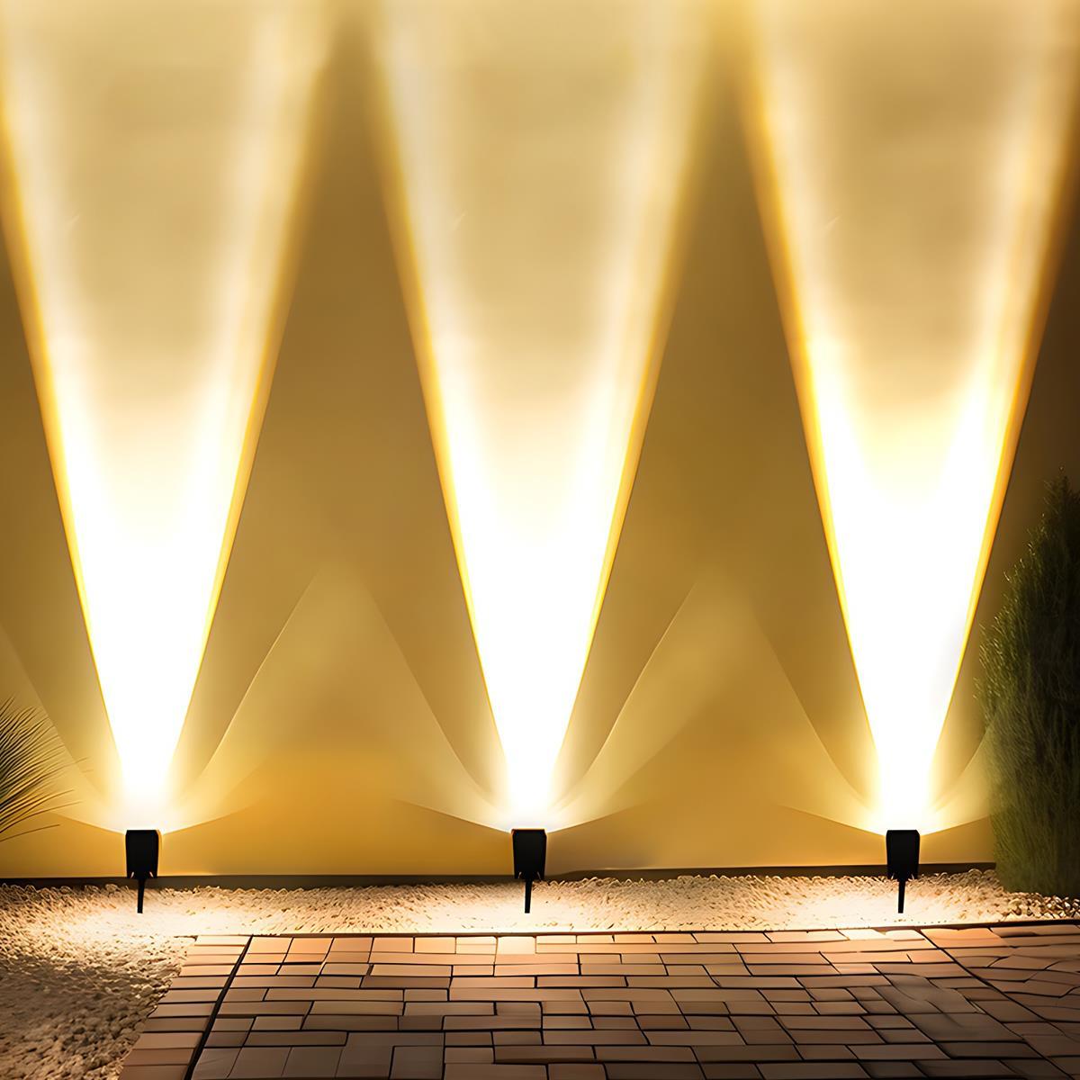 Spot solaire LED pour jardin avec zoom réglable, IP65, résistant à l’eau, lumière blanc chaud, éclairage extérieur économe en énergie pour pelouse, massifs et façade | Sulvida