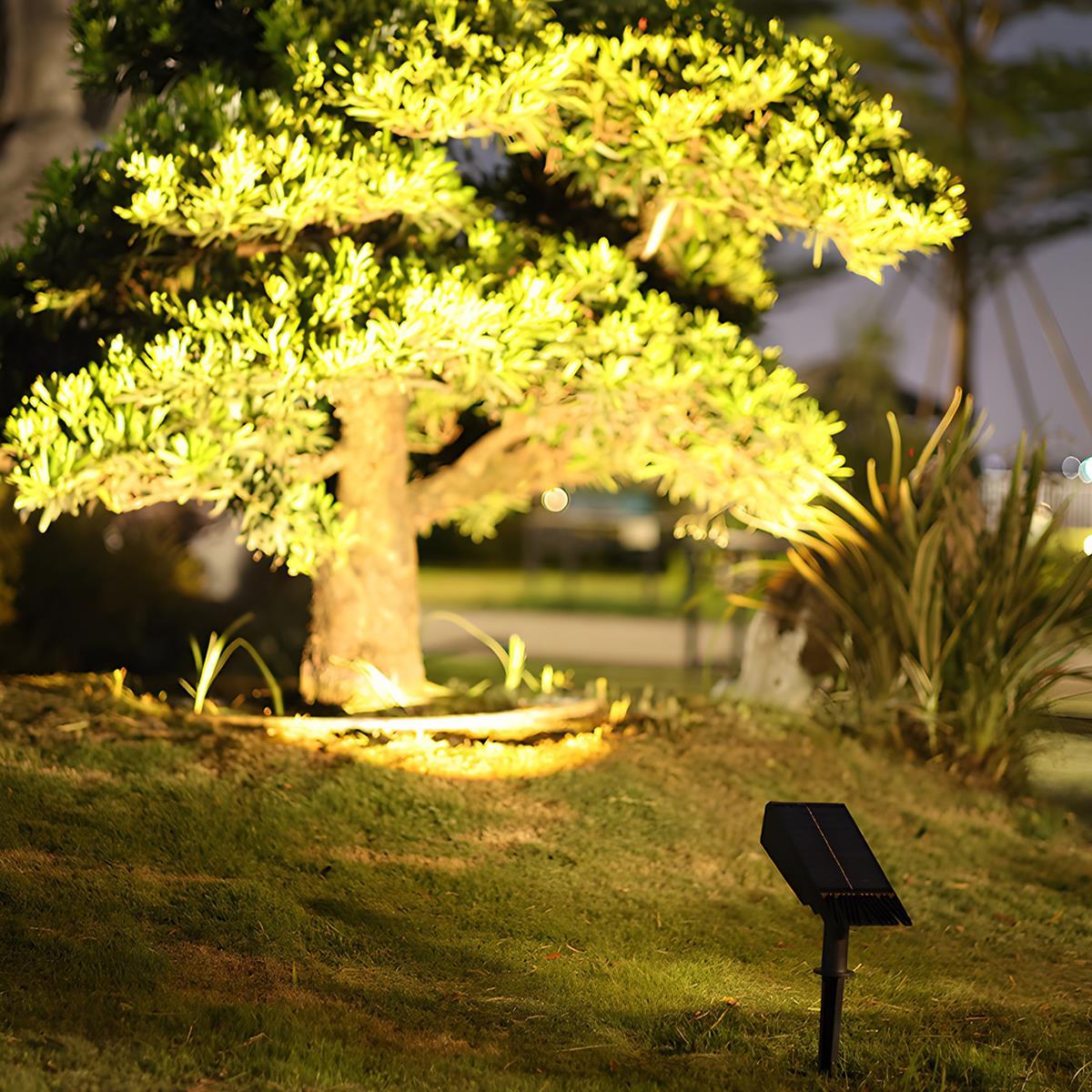 Spot solaire LED pour jardin avec zoom réglable, IP65, résistant à l’eau, lumière blanc chaud, éclairage extérieur économe en énergie pour pelouse, massifs et façade | Sulvida