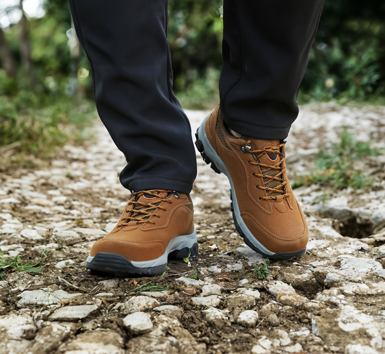 Chaussures orthopédiques outdoor et randonnée pour hommes taille 39-49, respirantes et de soutien | Sulvida