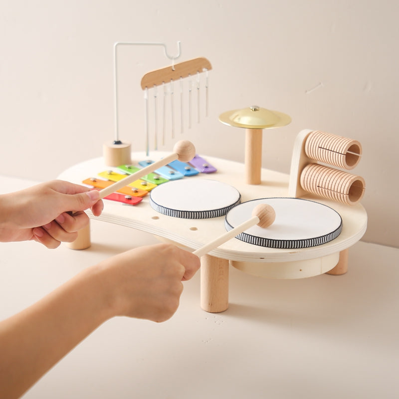 Jouet musical en bois pour enfants – table de jeu multi-instruments avec xylophone, tambours et hochets – jouet d’éveil musical dès 1 an – jouet créatif de développement du rythme et de la musique | Sulvida