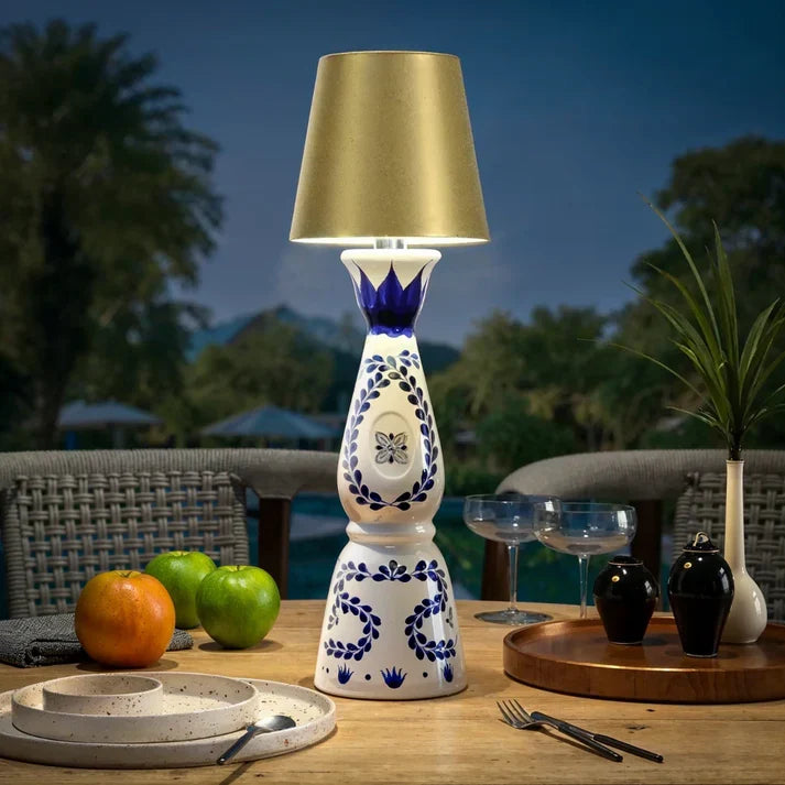 Lampe sans fil rechargeable pour bouteille avec lumière LED blanc chaud, tactile et à intensité réglable – Lampe de table décorative et éclairage d’ambiance pour intérieur, terrasse et camping | Sulvida