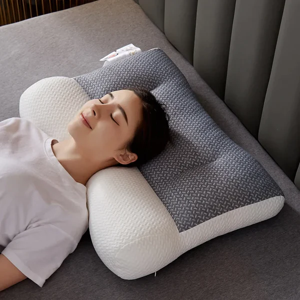 Oreiller cervical orthopédique pour un sommeil confortable — soutien ergonomique avec mousse à mémoire de forme et évidement pour l’oreille, adapté aux personnes dormant sur le côté ou sur le dos | Sulvida